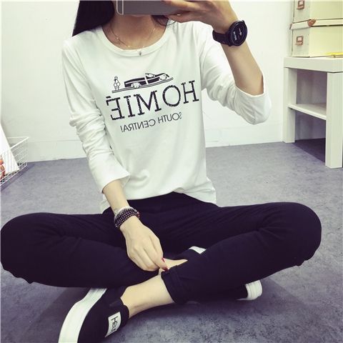 Κυρίες λευκό πουκάμισο με διαφορετικές εκτυπώσεις των χαρακτήρες κινουμένων σχεδίων ή μεγέθη