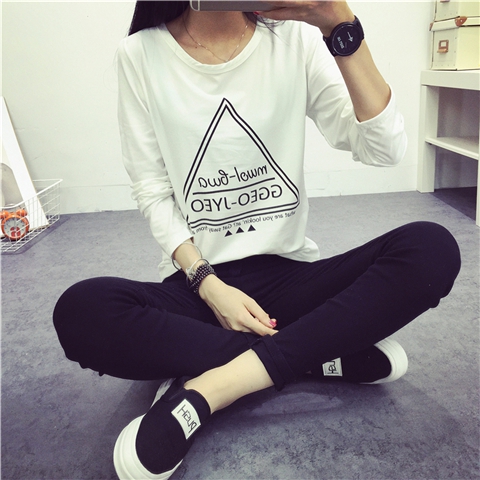 Κυρίες λευκό πουκάμισο με διαφορετικές εκτυπώσεις των χαρακτήρες κινουμένων σχεδίων ή μεγέθη