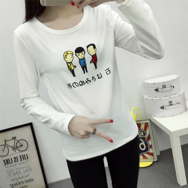 Κυρίες λευκό πουκάμισο με διαφορετικές εκτυπώσεις των χαρακτήρες κινουμένων σχεδίων ή μεγέθη