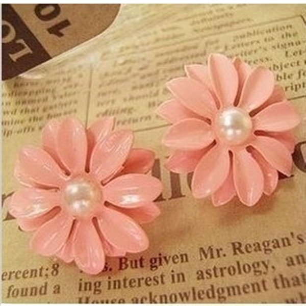 Най различен избор от дамски обеци