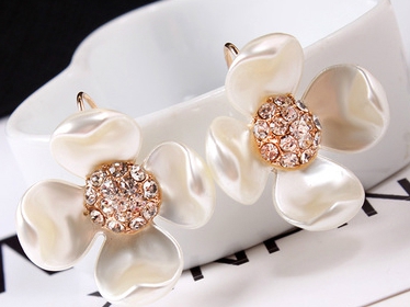 Модерни Дамски Обеци