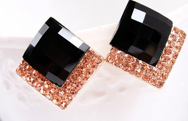 Модерни Дамски Обеци