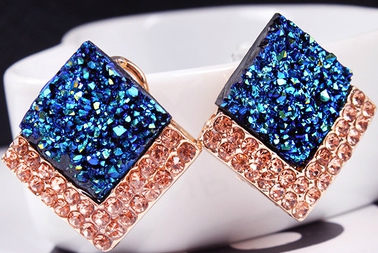 Модерни Дамски Обеци