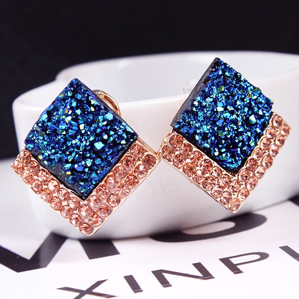 Модерни Дамски Обеци