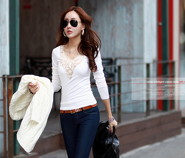 Стилна дамска блуза с дантела отпред