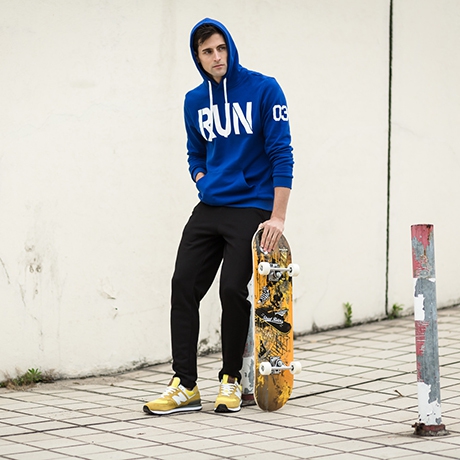 Мъжки спортен екип подходящ за джогинг 