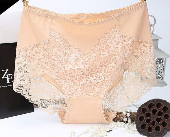 Γυναικεία  δαντελωτές  εσώρουχα σε διάφορα χρώματα - κόκκινο, μωβ, μπλε - κορυφαία μοντέλα