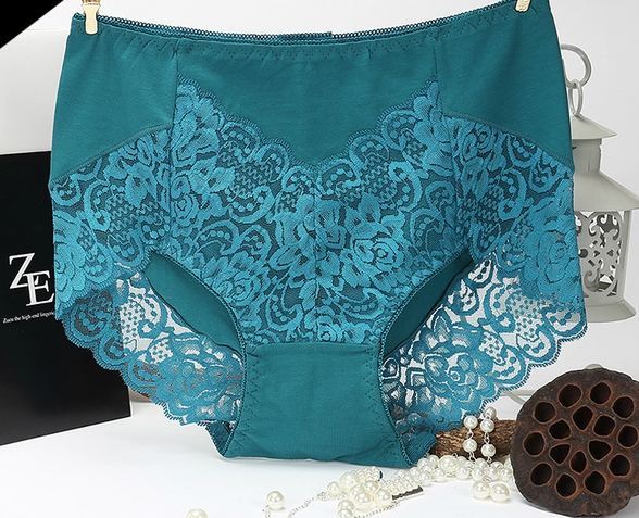 Γυναικεία  δαντελωτές  εσώρουχα σε διάφορα χρώματα - κόκκινο, μωβ, μπλε - κορυφαία μοντέλα