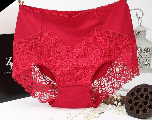 Γυναικεία  δαντελωτές  εσώρουχα σε διάφορα χρώματα - κόκκινο, μωβ, μπλε - κορυφαία μοντέλα