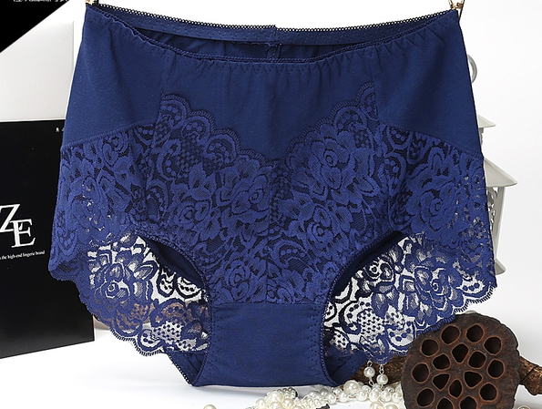 Γυναικεία  δαντελωτές  εσώρουχα σε διάφορα χρώματα - κόκκινο, μωβ, μπλε - κορυφαία μοντέλα