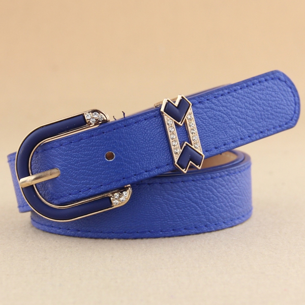 Различни модели топ дамски колани в различни цветове от изкуствена кожа