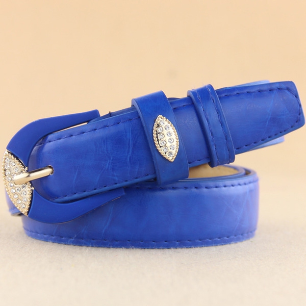 Различни модели топ дамски колани в различни цветове от изкуствена кожа