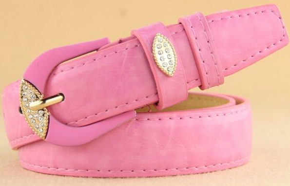 Различни модели топ дамски колани в различни цветове от изкуствена кожа