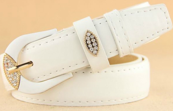 Различни модели топ дамски колани в различни цветове от изкуствена кожа