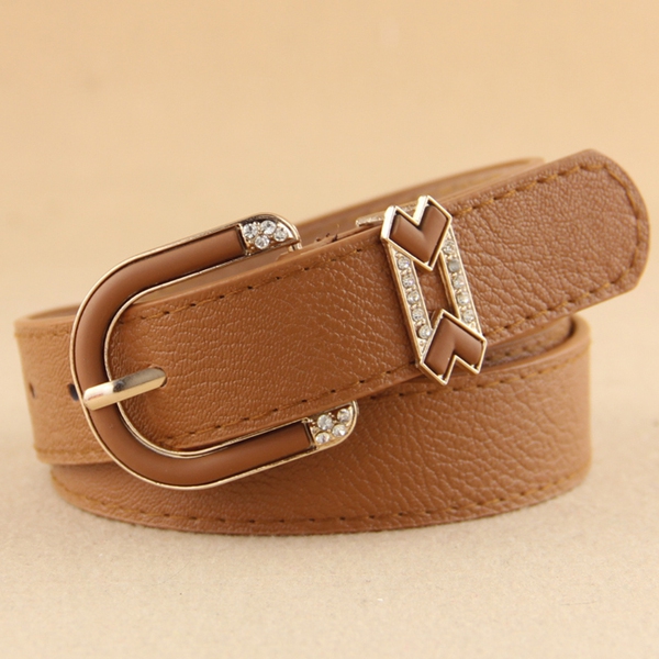 Различни модели топ дамски колани в различни цветове от изкуствена кожа