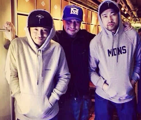 Цветни плътни мъжки суичъри стил ърбън - 9 модела 