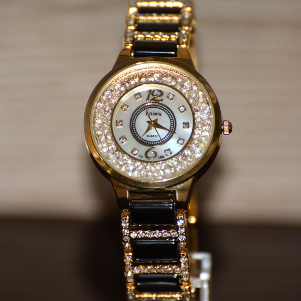 Γυναικέιο quartz   ρολόι  6 χρωμάτων