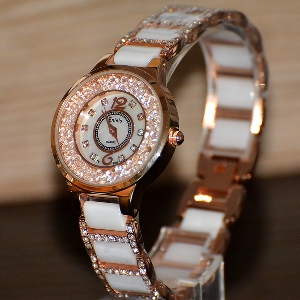 Γυναικέιο quartz   ρολόι  6 χρωμάτων