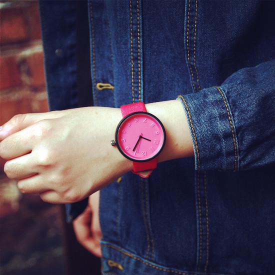 Дамски цветни часовници за всеки ден