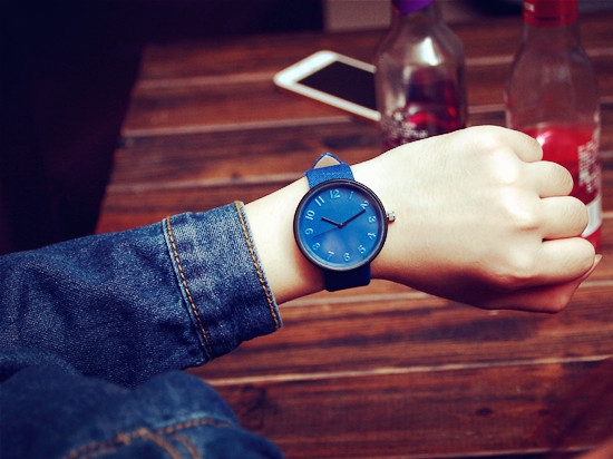 Дамски цветни часовници за всеки ден