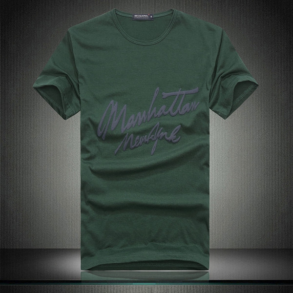 Небрежни мъжки тениски с о-образна и в-образна яка 