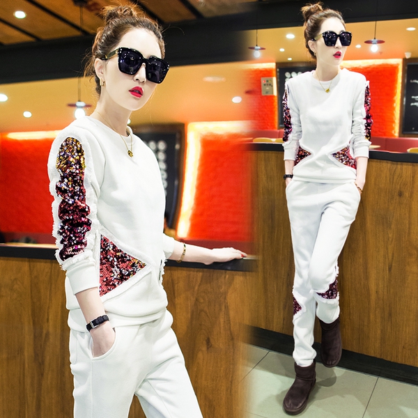 Γυναικεία  αθλητική φόρμα σε λευκό, ροζ, μπλε, μαύρο χρώμα για την άνοιξη το φθινόπωρο και το χειμώνα 2016