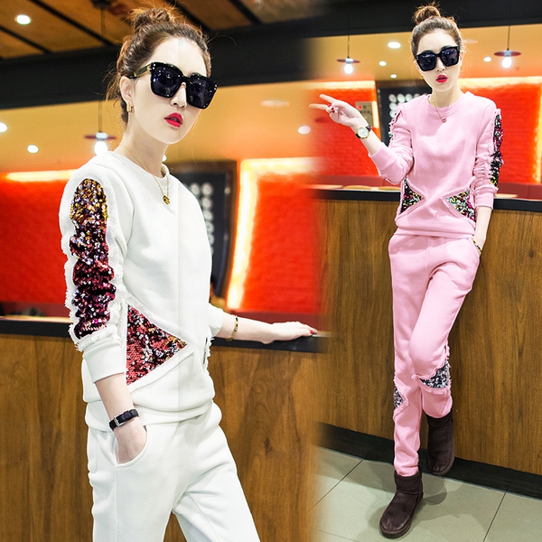 Γυναικεία  αθλητική φόρμα σε λευκό, ροζ, μπλε, μαύρο χρώμα για την άνοιξη το φθινόπωρο και το χειμώνα 2016