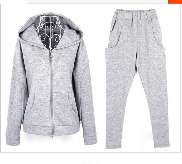 Γυναικεία ανοιξιάτικη αθλητική φόρμα με κουκούλα - 2 χρώματα: Γκρι και Μαύρο