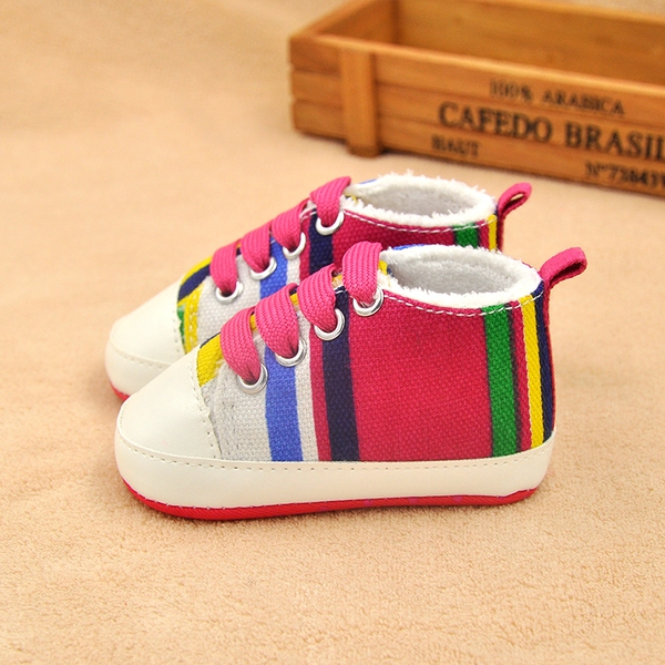 Бебешки пролетни обувки - различни топ и интересни модели 