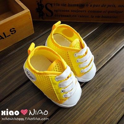 Евтини прохождащи бебешки обувки - различни цветове