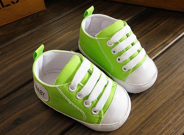 Евтини прохождащи бебешки обувки - различни цветове