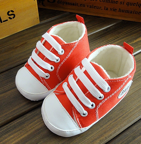 Евтини прохождащи бебешки обувки - различни цветове