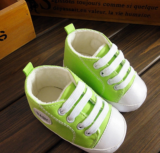 Евтини прохождащи бебешки обувки - различни цветове