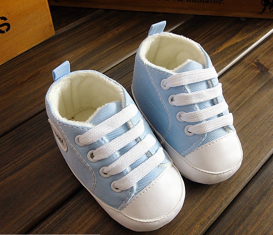 Евтини прохождащи бебешки обувки - различни цветове