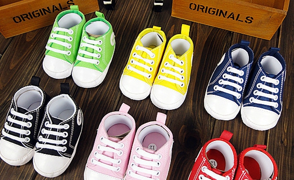 Евтини прохождащи бебешки обувки - различни цветове