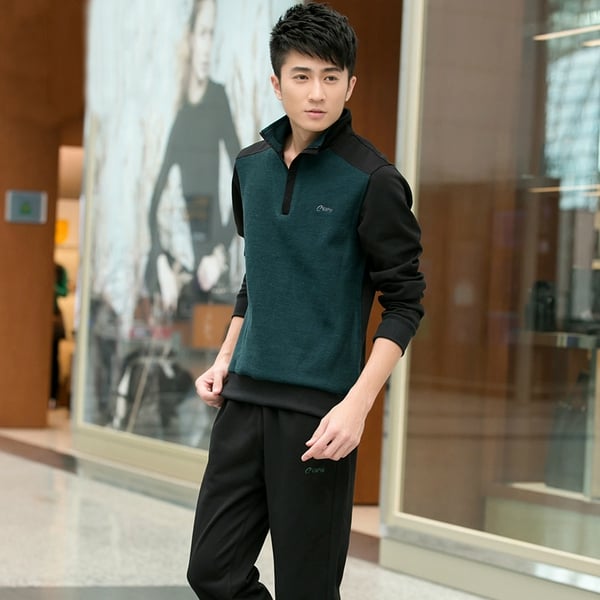 Ανδρικό αθλητικό σετ σε 2 μέρη σε γκρι, μαύρο, λευκό, μπλε και πράσινο χρώμα