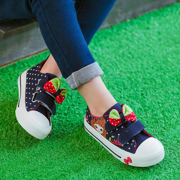 Παιδικά ανοιξιάτικα παπούτσια - διαφορετικά κορυφαία μοντέλα