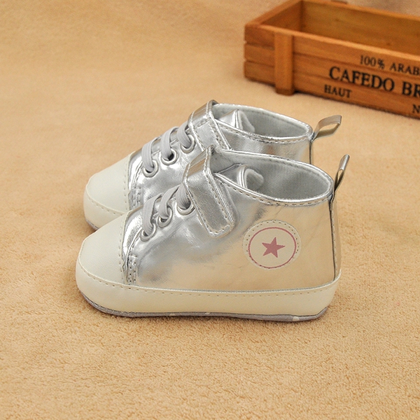 Бебешки обувки в няколко цвята и модела - червен, черен, син, леопардов