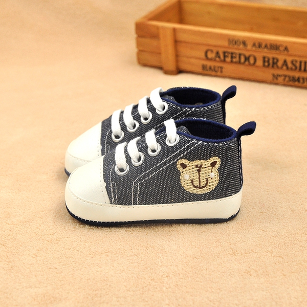 Бебешки обувки в няколко цвята и модела - червен, черен, син, леопардов