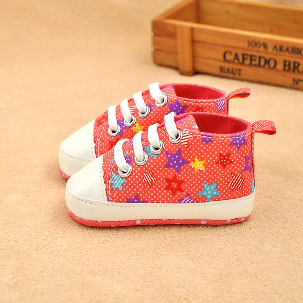 Бебешки обувки в няколко цвята и модела - червен, черен, син, леопардов