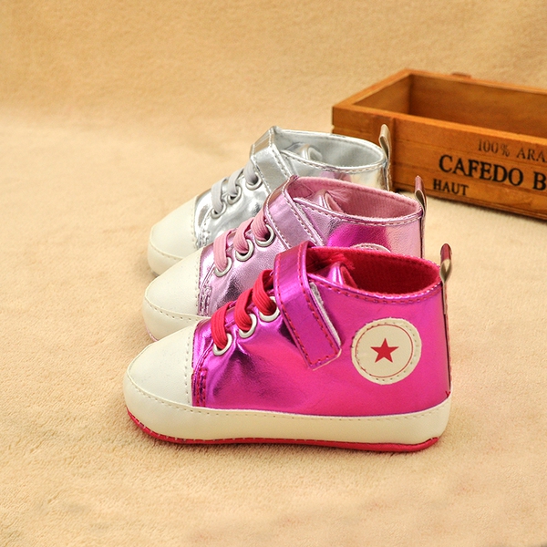 Бебешки обувки в няколко цвята и модела - червен, черен, син, леопардов