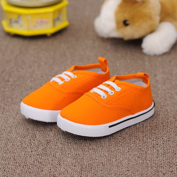 Пролетни бебешки обувки - жълти, сини, червени, зелени и други модели