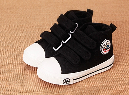 Детски обувки подходящи за сезон пролет и есен - червен, бели, черни