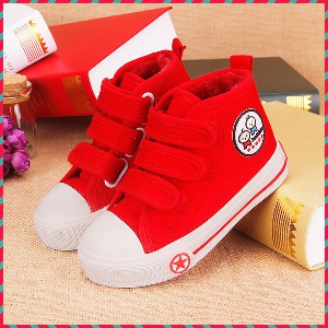Детски обувки подходящи за сезон пролет и есен - червен, бели, черни
