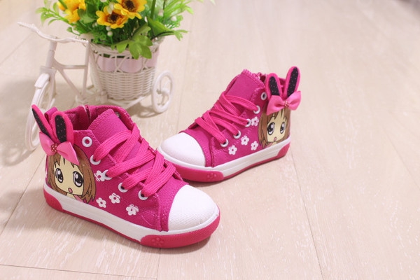 Детски пролетни обувки за момичета - различни модели с лепки и връзки