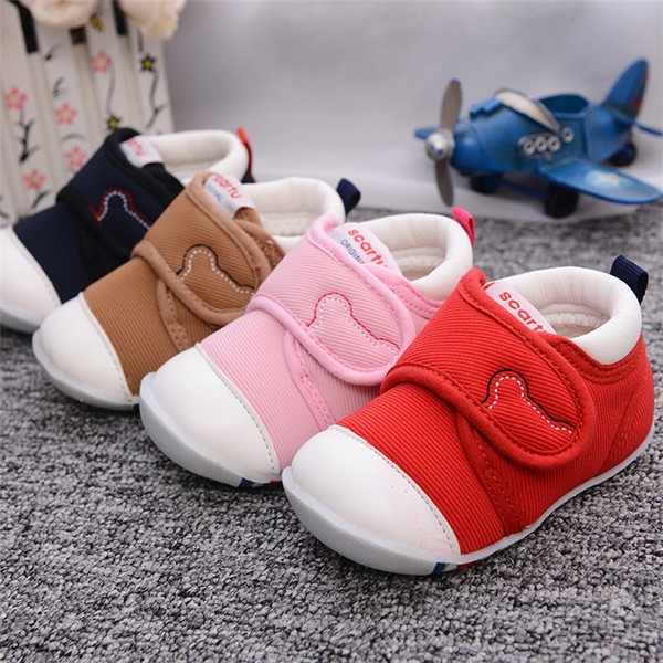 Бебешки обувчици, подходящи за прохождащи деца - червени, кафяви, розови - пролетни, есенни и зимни