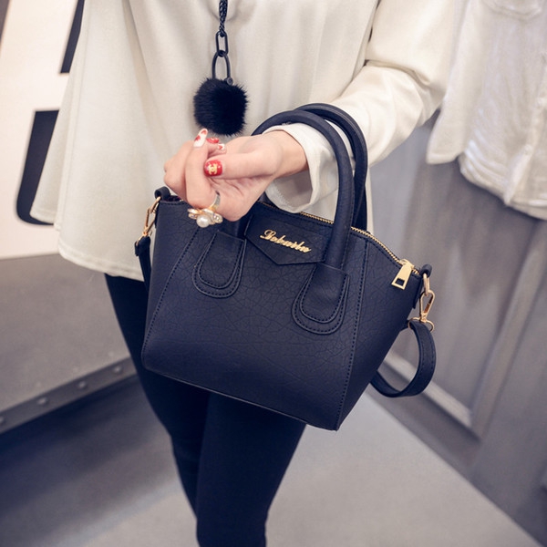 Дамска стилна чанта с дълга дръжка