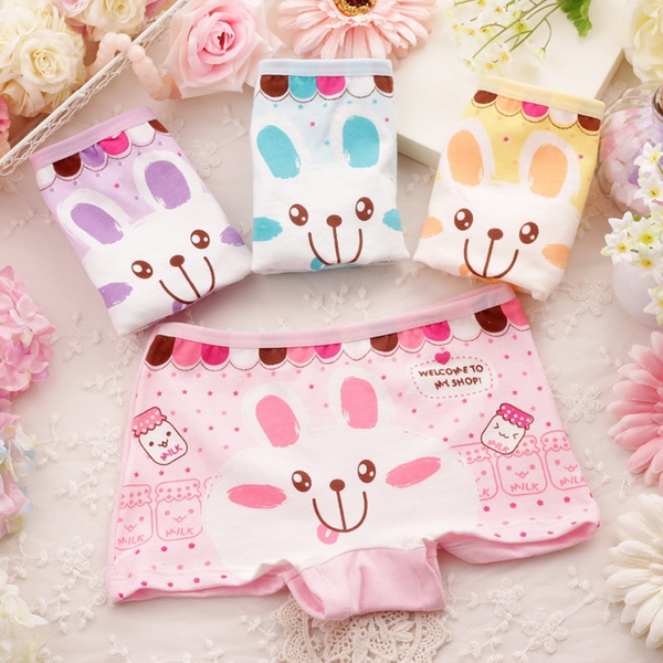 Детско бельо с анимационни герои за момичета - различни интересни модели