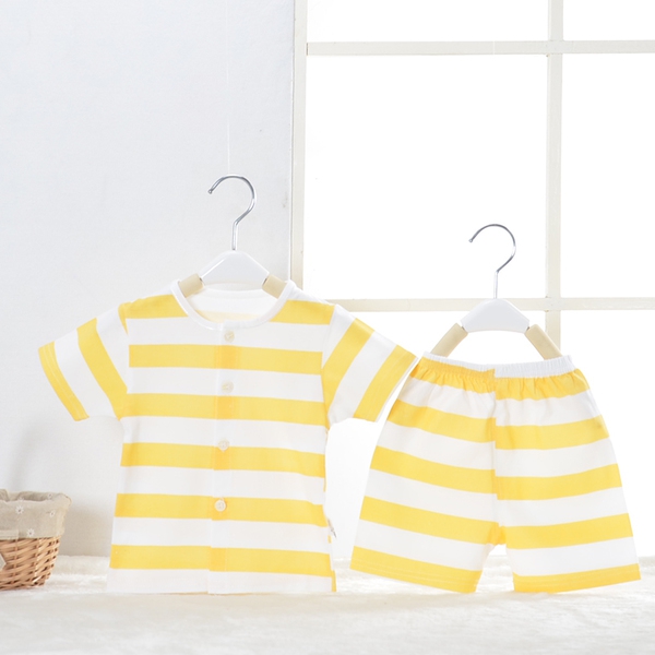 Бебешки комплект от блуза с къс ръкав и къси панталони - различни модели - раирани и с изображения