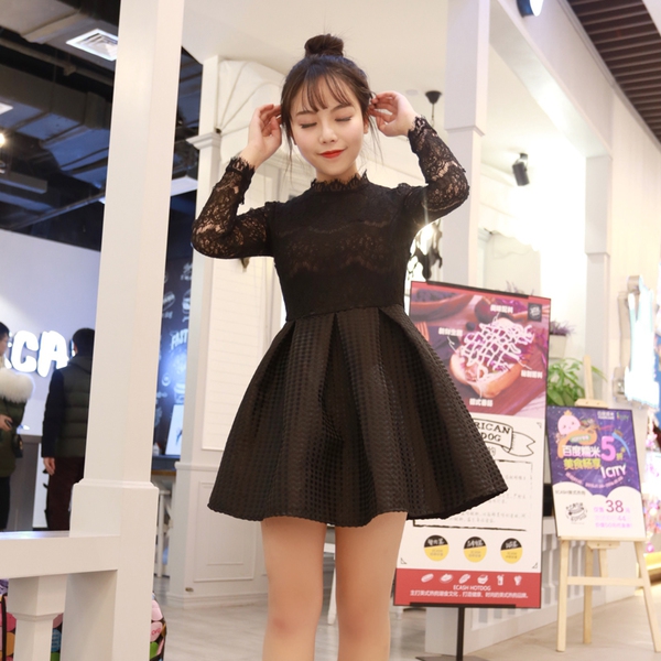 НОВА  Дамска рокля черна с дантела